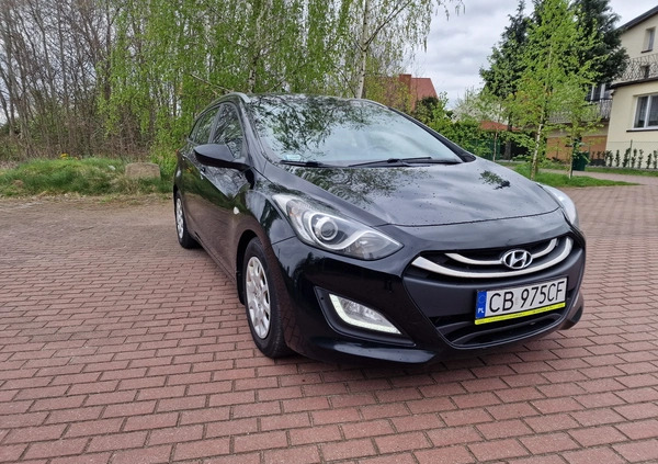 Hyundai I30 cena 23800 przebieg: 243300, rok produkcji 2013 z Urzędów małe 37